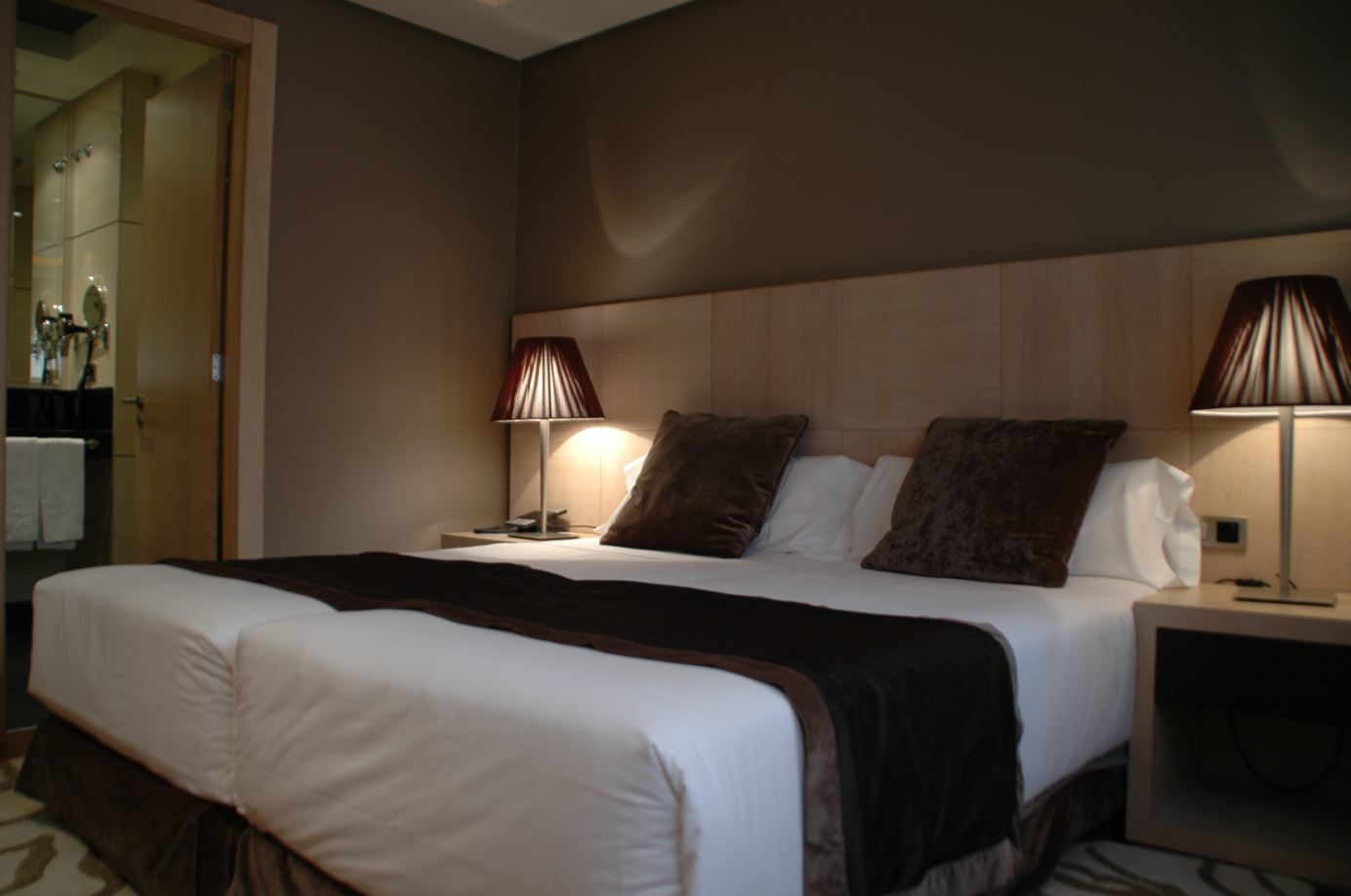Washington Parquesol Suites & Hotel Valladolid Esterno foto