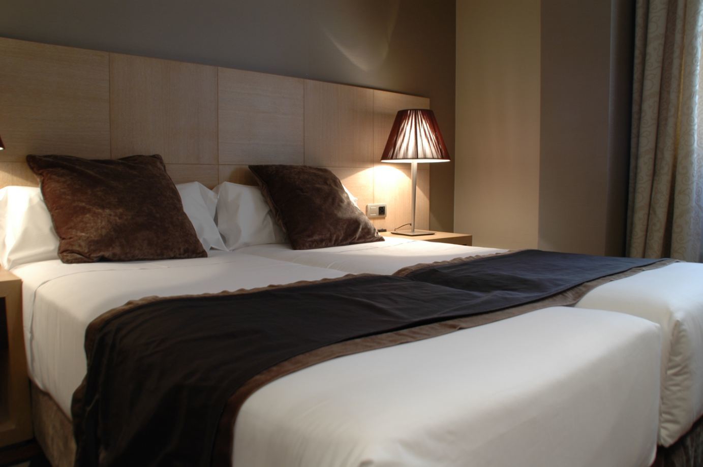 Washington Parquesol Suites & Hotel Valladolid Esterno foto
